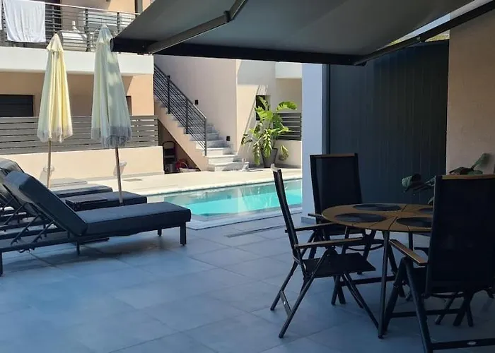 Apartment Theros